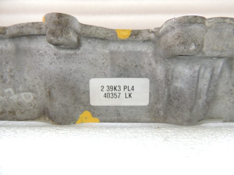 Toyota Yaris P13 1.5 16V 2NRFKE 82kw Sadales vārpstas korpuss 1110347903