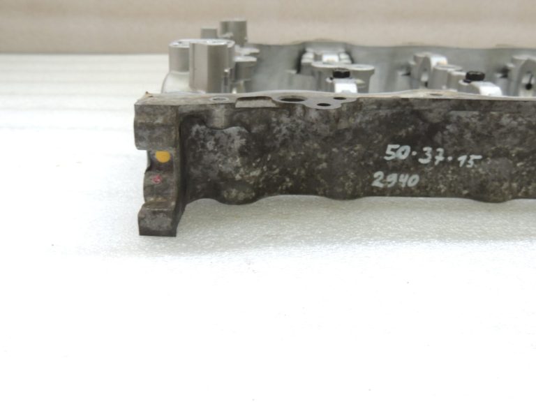 Toyota Yaris P13 1.5 16V 2NRFKE 82kw Sadales vārpstas korpuss 1110347903