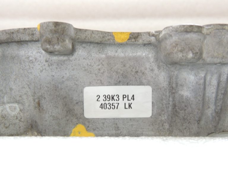 Toyota Yaris P13 1.5 16V 2NRFKE 82kw Sadales vārpstas korpuss 1110347903