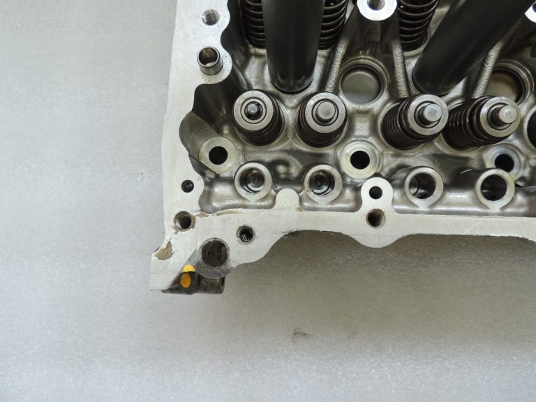 Toyota Yaris P13 1.5 16V 2NRFKE 82kw Cilindra galva 11101-49525 11101-49526