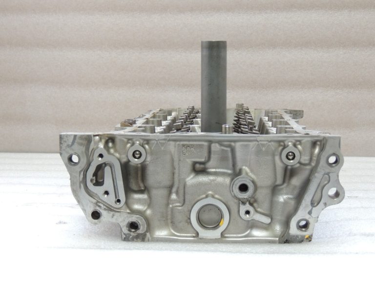 Toyota Yaris P13 1.5 16V 2NRFKE 82kw Cilindra galva 11101-49525 11101-49526