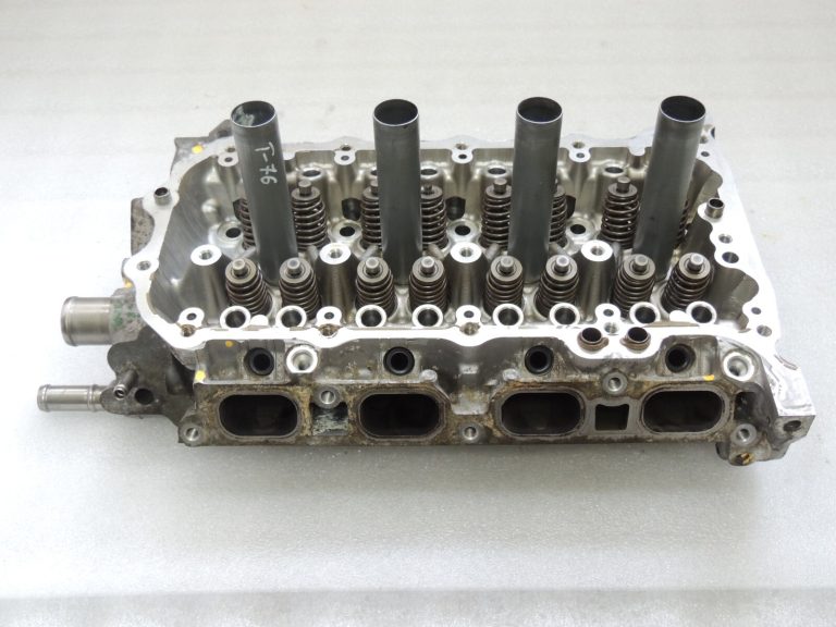 Toyota Yaris P13 1.5 16V 2NRFKE 82kw Cilindra galva 11101-49525 11101-49526