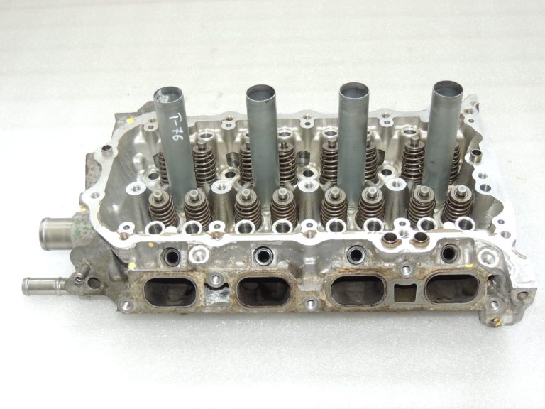 Toyota Yaris P13 1.5 16V 2NRFKE 82kw Cilindra galva 11101-49525 11101-49526