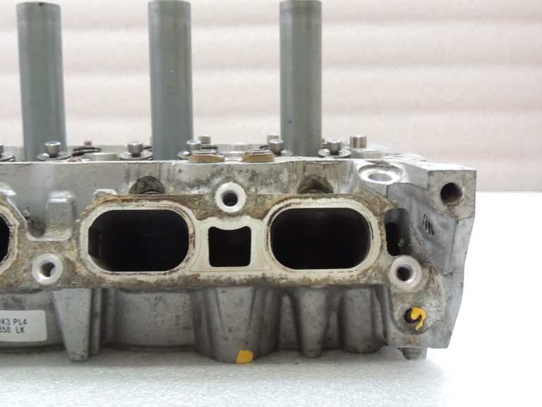 Toyota Yaris P13 1.5 16V 2NRFKE 82kw Cilindra galva 11101-49525 11101-49526