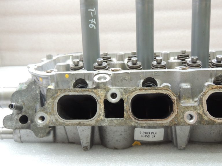 Toyota Yaris P13 1.5 16V 2NRFKE 82kw Cilindra galva 11101-49525 11101-49526