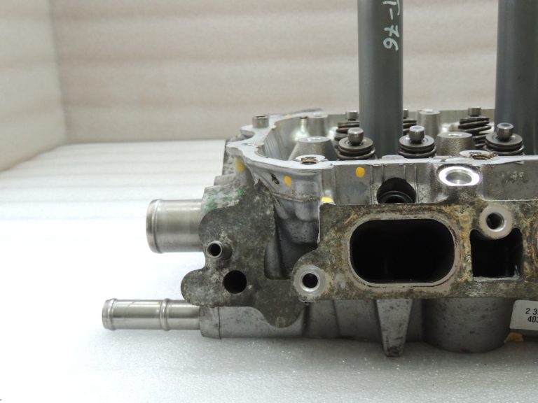 Toyota Yaris P13 1.5 16V 2NRFKE 82kw Cilindra galva 11101-49525 11101-49526
