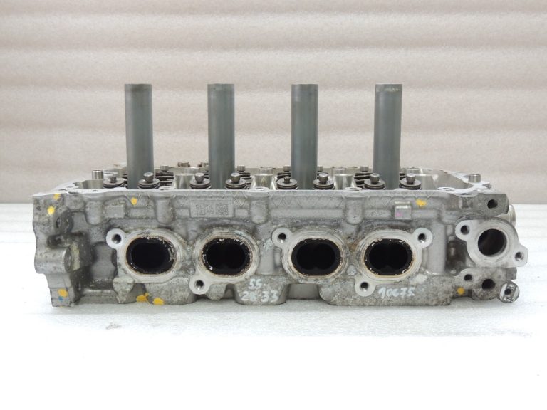 Toyota Yaris P13 1.5 16V 2NRFKE 82kw Cilindra galva 11101-49525 11101-49526