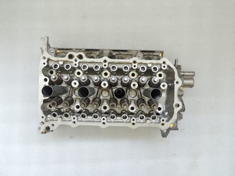 Toyota Yaris P13 1.5 16V 2NRFKE 82kw Cilindra galva 11101-49525 11101-49526