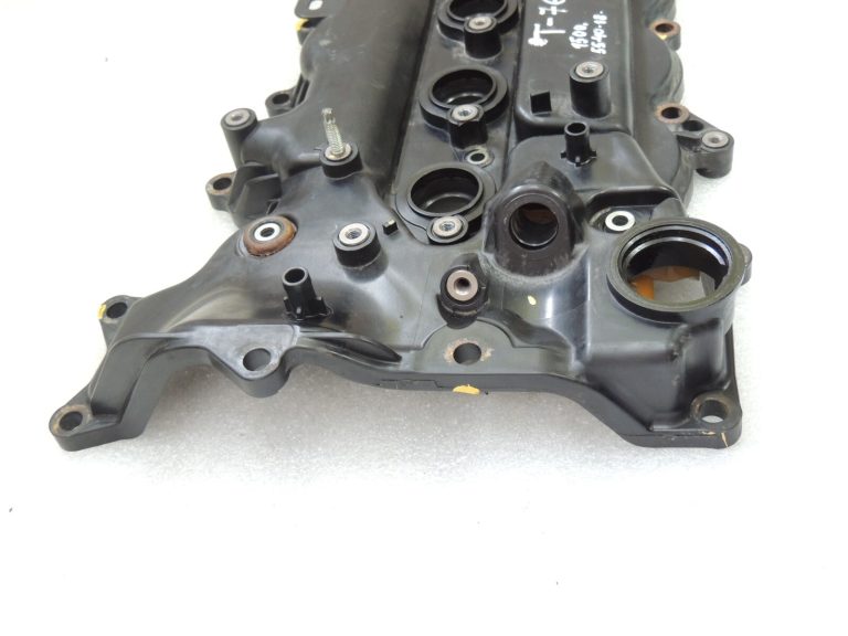Toyota Yaris P13 1.5 16V 2NRFKE 82kw Vārstu vāks 11201-47170 Vārstu vāks