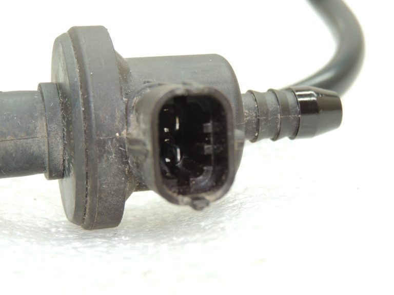OEM Opel Zafira B 1.8i degvielas tvertnes ventilācijas vārsts degvielas tvertne 55562350