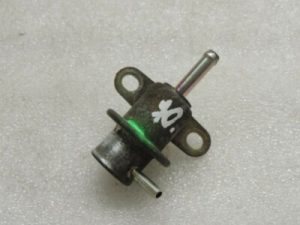 Mitsubishi Lancer CS 2.0i benzīna degvielas regulators regulatora spiediena sensora vārsts