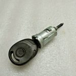 Opel Omega B Vectra B Aizdedzes slēdzene ar atslēgu Atslēga ar aizdedzi