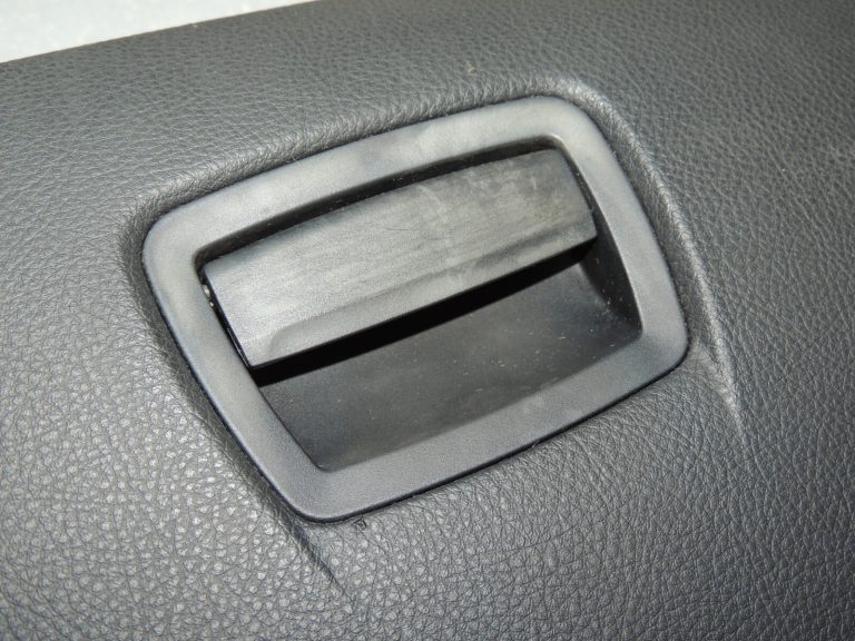 BMW F10 F11 Cimdu nodalījuma vāciņš melns 51169205976 9205976