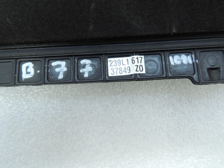 BMW F10 F11 Cimdu nodalījuma vāciņš melns 51169205976 9205976