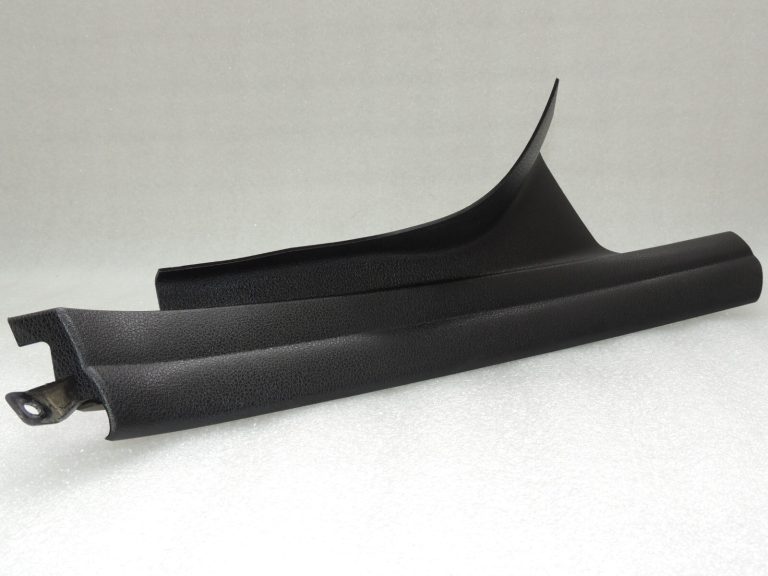 BMW F10 F11 Aizmugurējo durvju sliekšņa vāka līstes, labās 51477358046 7358046