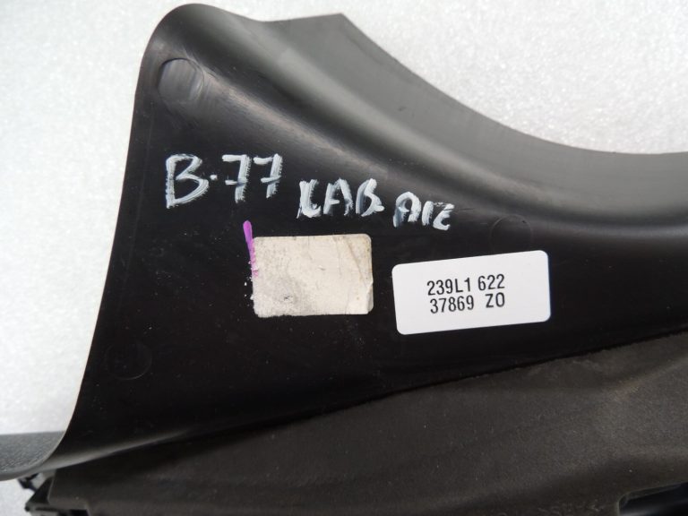 BMW F10 F11 Aizmugurējo durvju sliekšņa vāka līstes, labās 51477358046 7358046