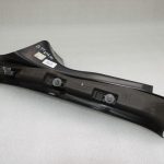 BMW F10 F11 Aizmugurējo durvju sliekšņa vāka līstes, labās 51477358046 7358046