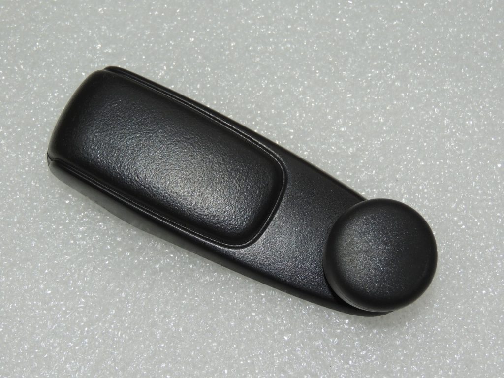 Peugeot 208 Citroen C3 Logu regulators aizmugurējais kreisais labais 9240H7