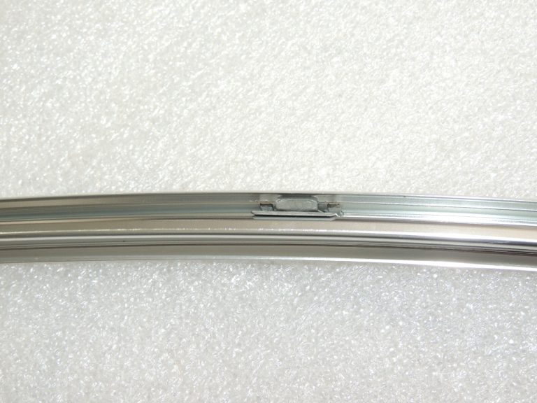 BMW F10 F11 loga rāmis augšējais durvju rāmis hromēts priekšējais labais 51337182282 7182282