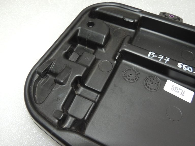 BMW 5. sērijas F10 F18 aizmugurējo durvju instrumentu kaste 6788803 6788804