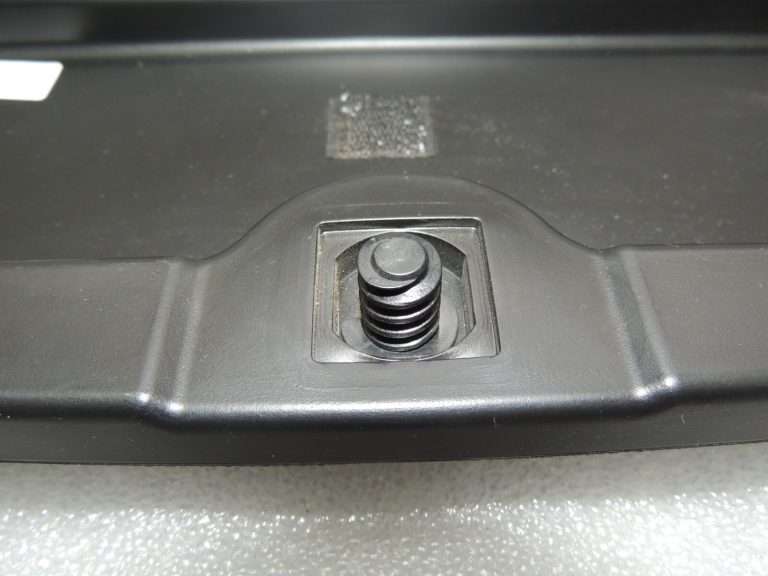 BMW 5. sērijas F10 F18 aizmugurējo durvju instrumentu kaste 6788803 6788804