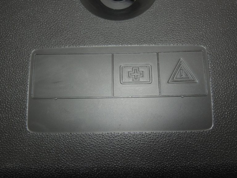 BMW 5. sērijas F10 F18 aizmugurējo durvju instrumentu kaste 6788803 6788804