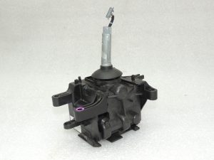 BMW F01 F01 F02 F03 F04 F04 F07 F10 F11 Pārnesumu pārslēgs 61317950394 7950394