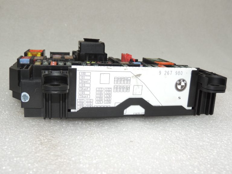 BMW F01 F02 F03 F10 F10 F11 F06 F12 F13 Drošinātāju kārba 61149264923 9264923