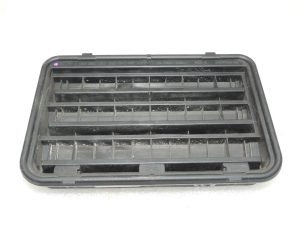 BMW E46 E91 E93 F10 F11 F12 E83 E63 aizmugurējā ventilācijas restīte 6962293