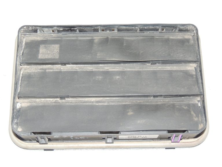 BMW E46 E91 E93 F10 F11 F12 E83 E63 aizmugurējā ventilācijas restīte 6962293