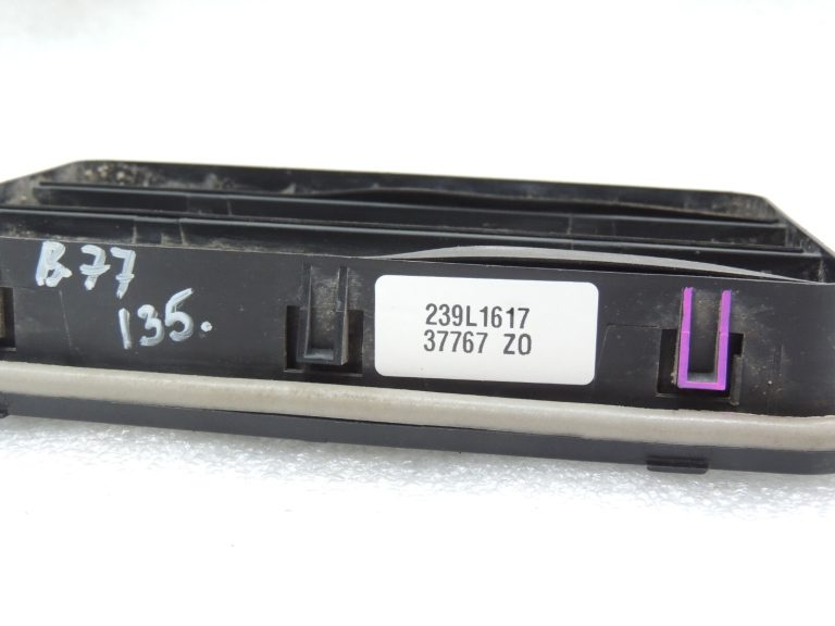 BMW E46 E91 E93 F10 F11 F12 E83 E63 aizmugurējā ventilācijas restīte 6962293