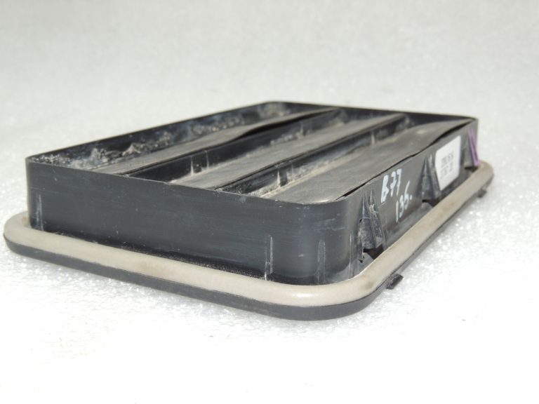 BMW E46 E91 E93 F10 F11 F12 E83 E63 aizmugurējā ventilācijas restīte 6962293