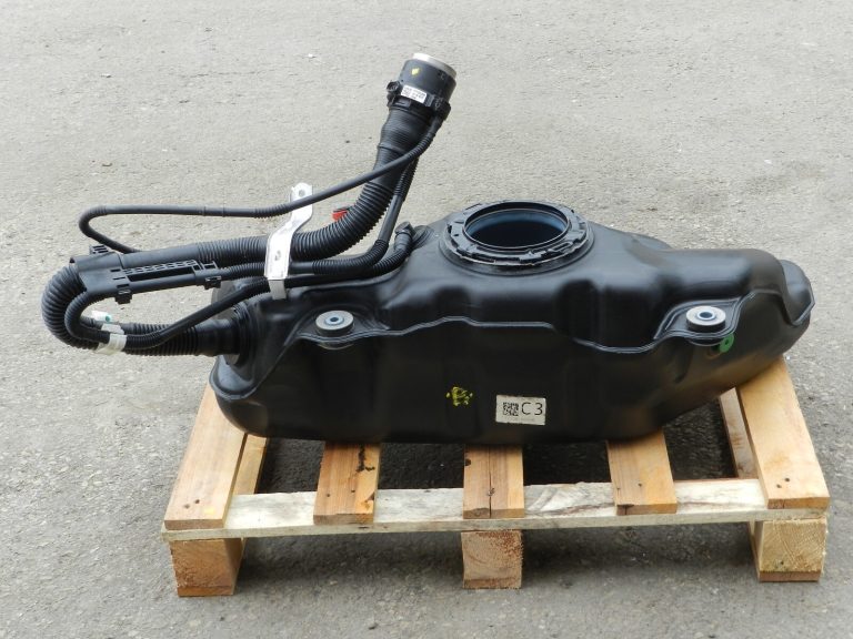 Oriģinālā Toyota Yaris IV (XP210) 1.5 HEV 68 kW degvielas tvertne 77001K0090