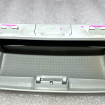 VW Golf Mk6 oriģinālais briļļu nodalījums pelēks 1K0868837G