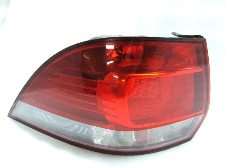 VW Golf Mk6 oriģināls aizmugurējais bremžu lukturis kreisais 1k9945095h