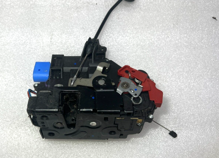 VW Golf Mk6 oriģinālā durvju slēdzene priekšējā labā 3d1837015ab