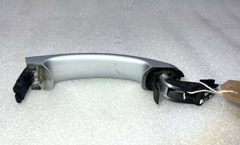 VW Golf Mk6 oriģinālais ārdurvju rokturis priekšējais aizmugurējais kreisais 1K5837205