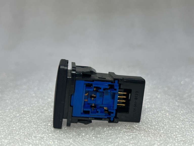 Toyota Yaris oriģināls automātiskais tālās gaismas slēdzis 84153F4010