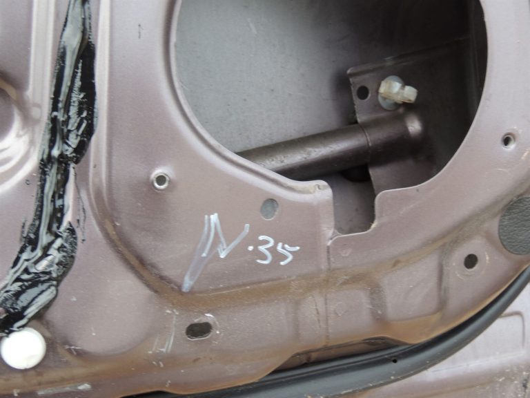 Nissan X-Trail T31 Aizmugurējās kreisās durvis Aizmugurējās kreisās durvis K55 Brūngani pelēks met.