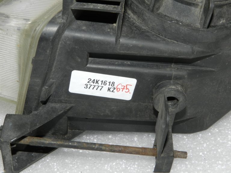 Oriģinālais Opel Vectra C priekšējais kreisais miglas lukturis 13162129, 93181409, 6710037