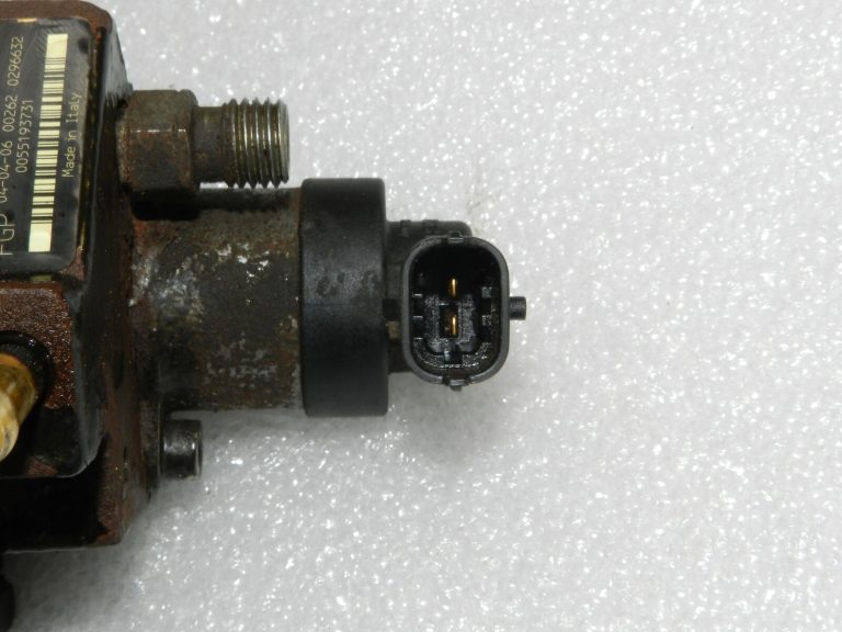 BOSCH Opel Saab Fiat 1.9 CDTi 16V dīzeļdegvielas sūknis 55193731, 93182410