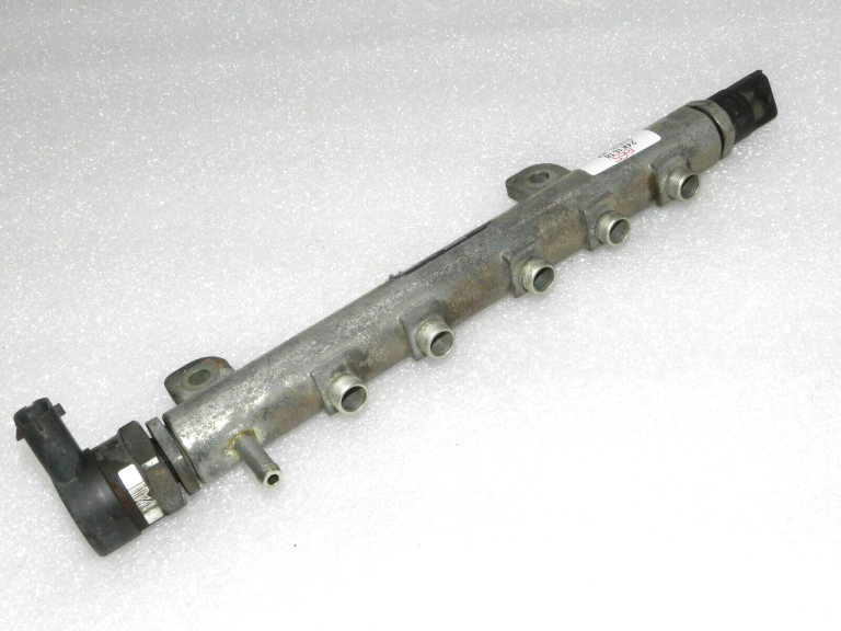 BOSCH Opel Saab Fiat 1.9 CDTi 16V dīzeļdegvielas sadalītājs 55187885, 93178689