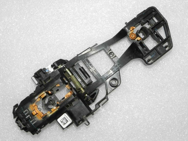 Oriģinālais Ford Ranger P375 Aizmugurējās labās puses durvju roktura rāmja turētājs JB3B-26684-AJ
