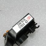 Oriģinālais Ford Ranger P375 Aizmugurējās labās puses durvju roktura rāmja turētājs JB3B-26684-AJ