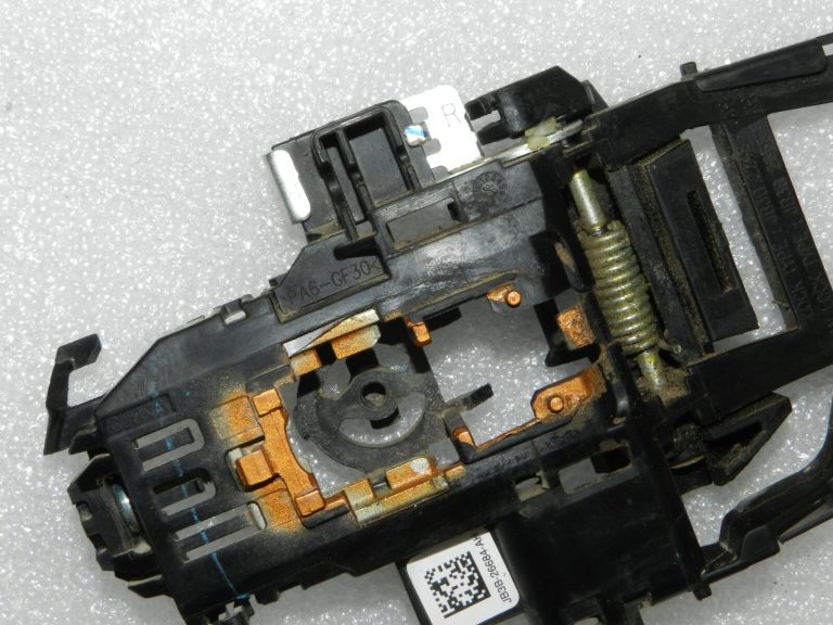 Oriģinālais Ford Ranger P375 Aizmugurējās labās puses durvju roktura rāmja turētājs JB3B-26684-AJ