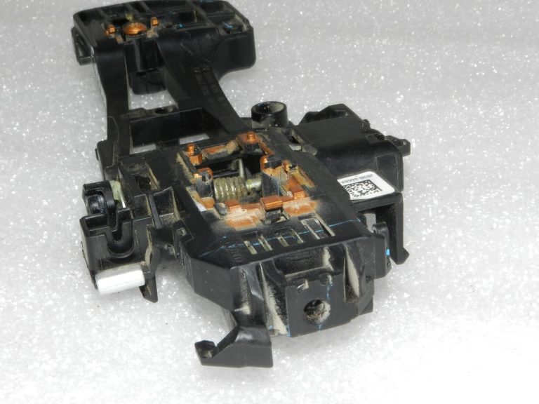 Oriģinālais Ford Ranger P375 Aizmugurējās labās puses durvju roktura rāmja turētājs JB3B-26684-AJ