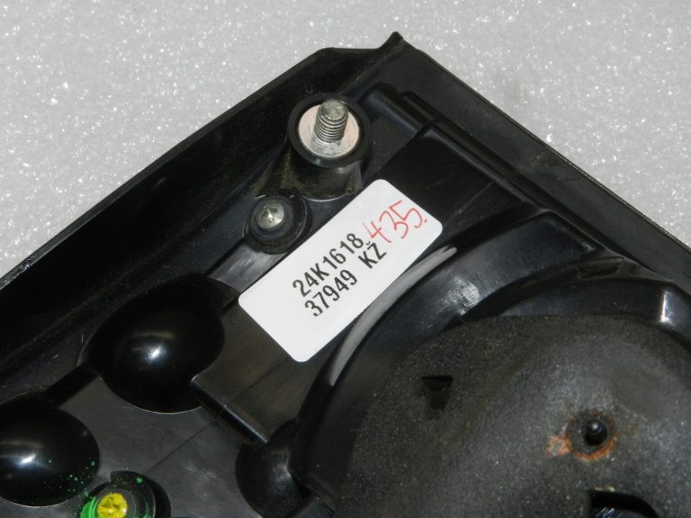 OEM 2011 Citroen C-Crosser aizmugurējās durvis aizmugurējais kreisais lukturis 6350 EK, 6350EK