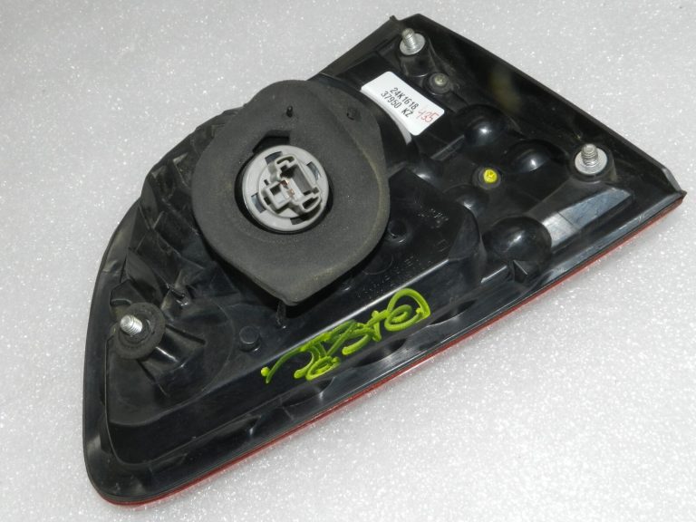 OEM 2011 Citroen C-Crosser aizmugurējās durvis aizmugurējais lukturis pa labi 6351 EJ, 6351EJ