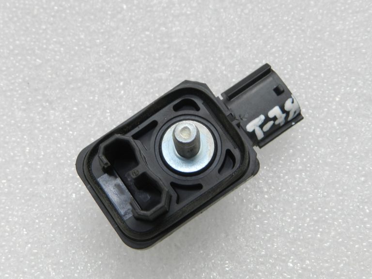 Oriģināls Toyota Yaris IV (XP210) sānu drošības spilvena sensors 8983A0D010, 8983A-0D010