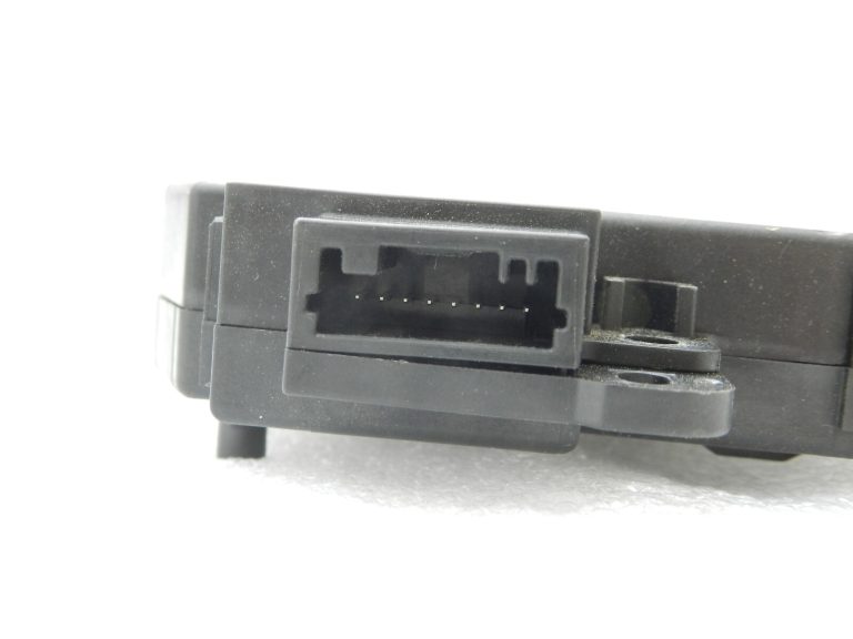 Oriģināls Toyota Yaris IV (XP210) gaisa kondicionēšanas sistēmas izpildmehānisms 8710602540, 87106-02540